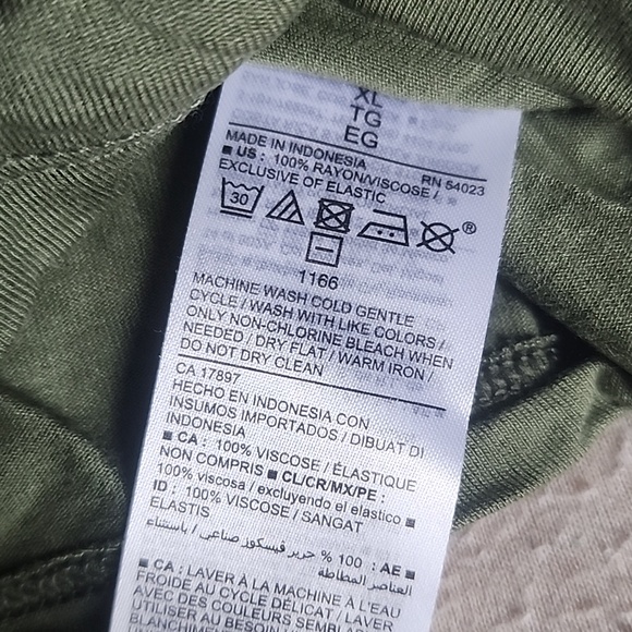 Nwot Sz XL Olive Green Ss Luxe Button-Front Women’s Tee - Picture 5 of 6